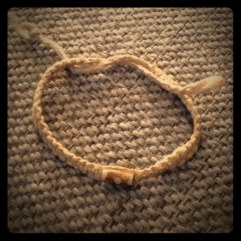 Single Bead Hemp Bracelet